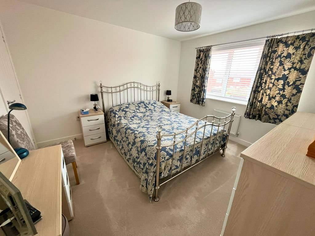 8 Bullrush Close